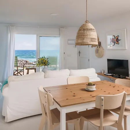 Casa Charcon Bajo, En Primera Linea De Mar - Lanzarote Famara
