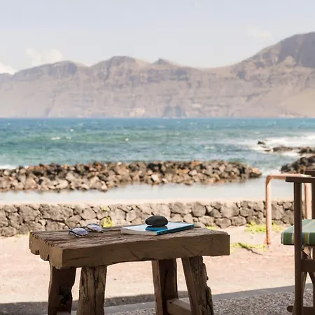 Casa Charcon Bajo, En Primera Linea De Mar - Lanzarote * Famara