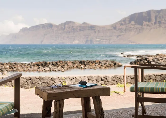 Casa Charcon Bajo, En Primera Linea De Mar - Lanzarote * Famara
