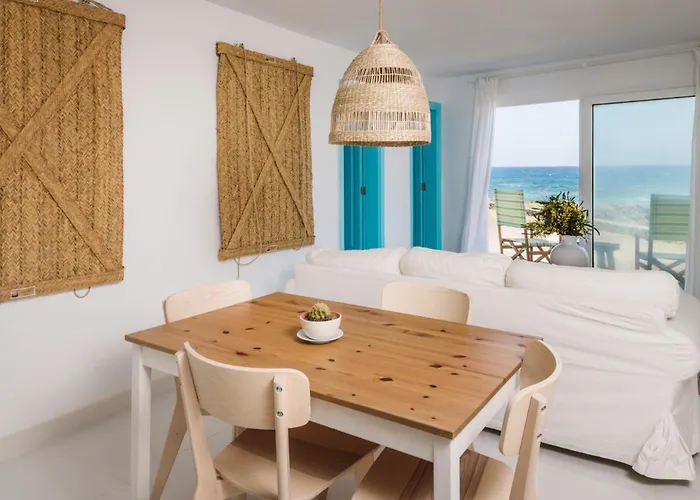 Casa Charcon Bajo, En Primera Linea De Mar - Lanzarote Famara