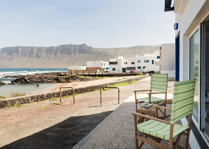 Casa Charcon Bajo, En Primera Linea De Mar - Lanzarote *