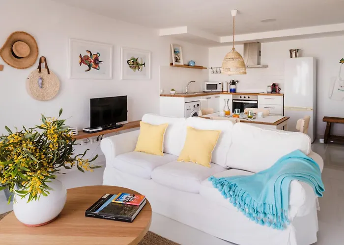 Casa Charcon Bajo, En Primera Linea De Mar - Lanzarote Apartment